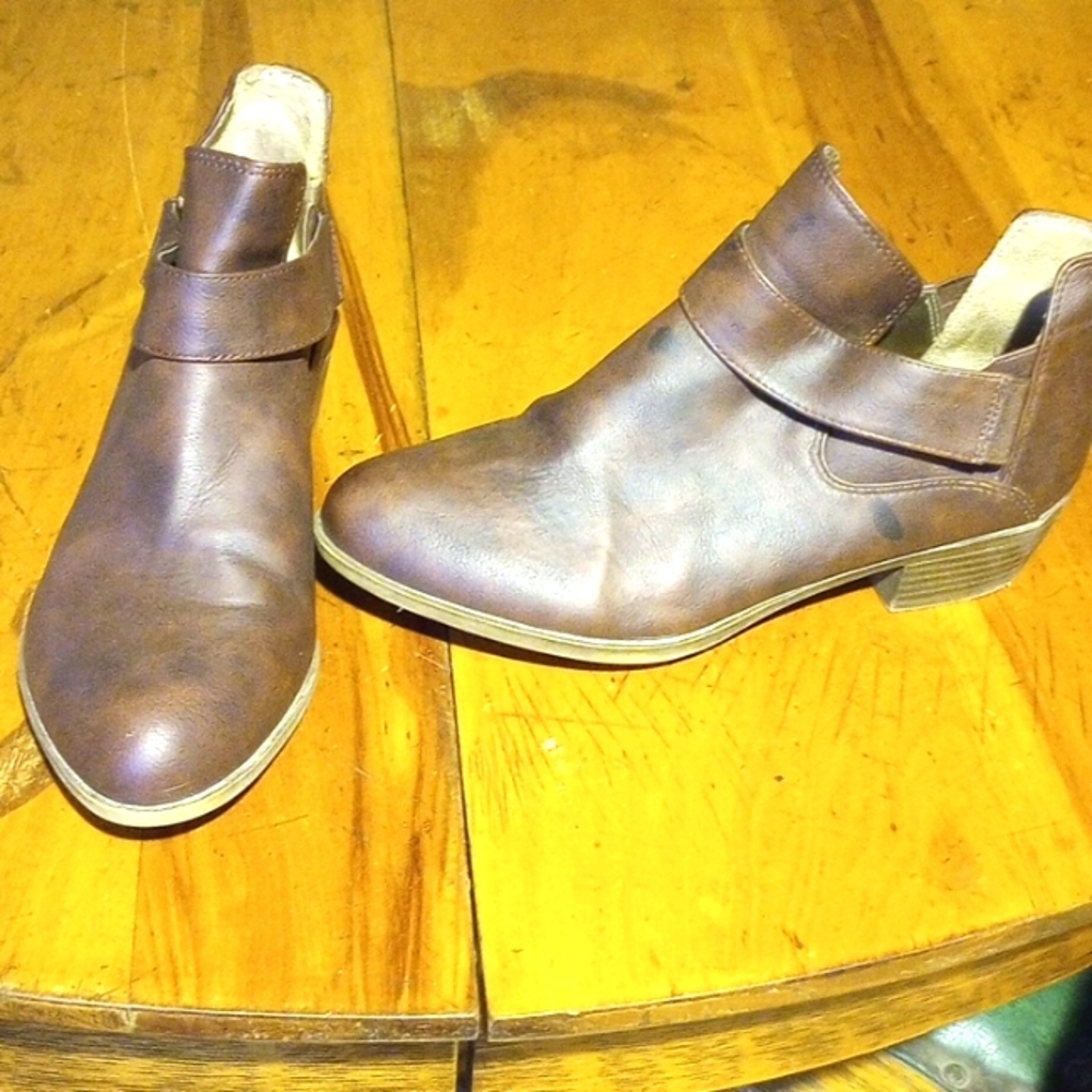 Flex foam women's boots size 9 1/2